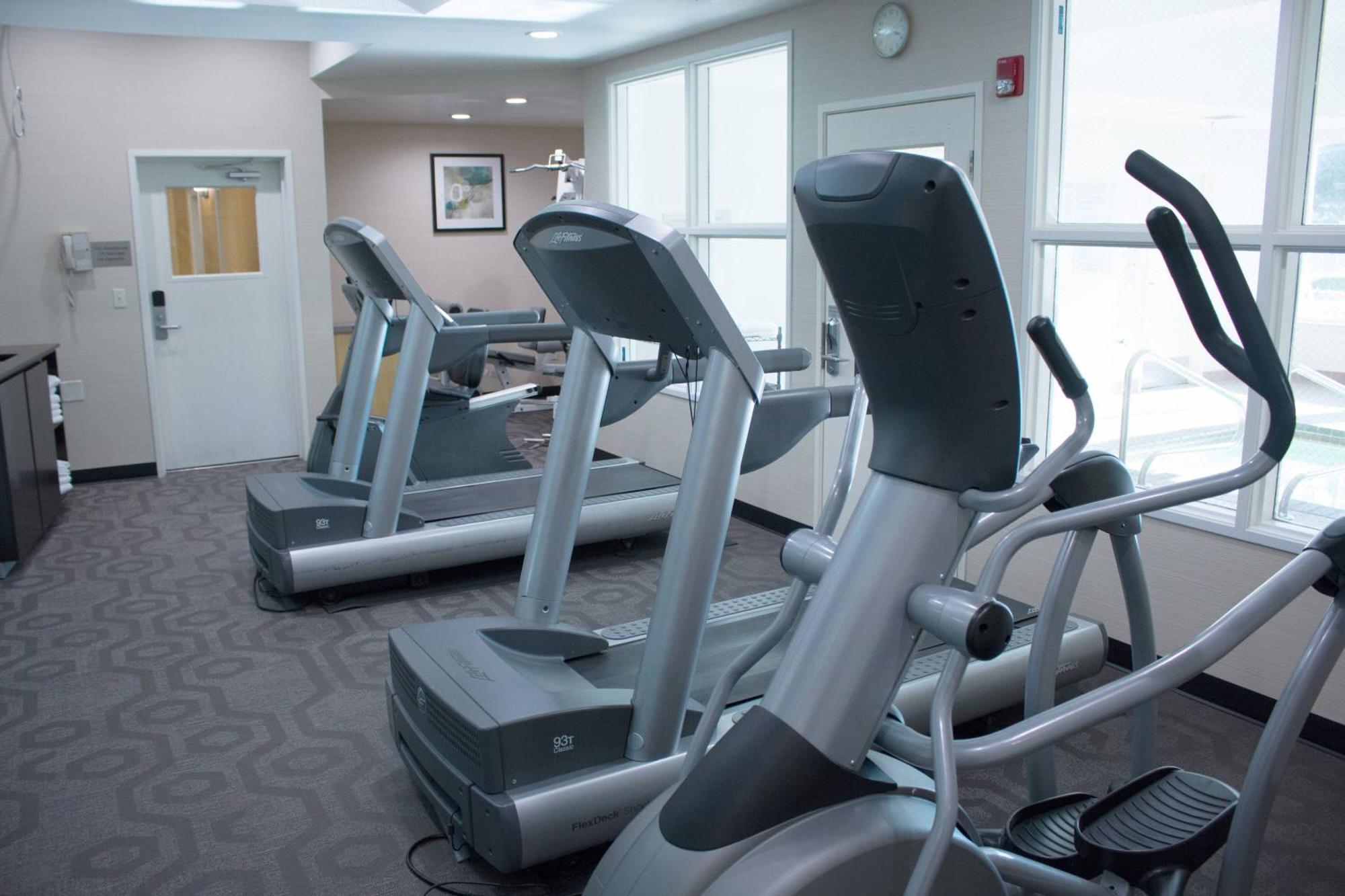 Fairfield Inn & Suites Oakland הייווארד מראה חיצוני תמונה