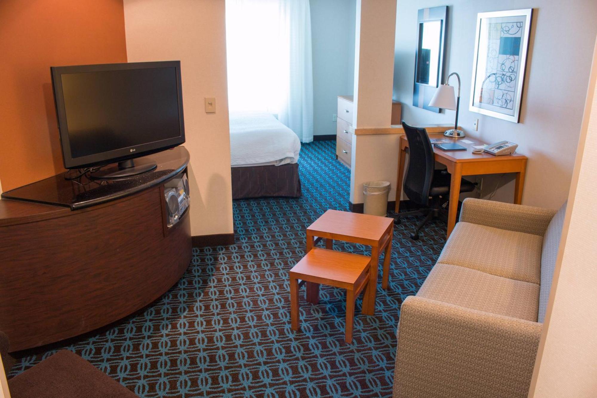 Fairfield Inn & Suites Oakland הייווארד מראה חיצוני תמונה