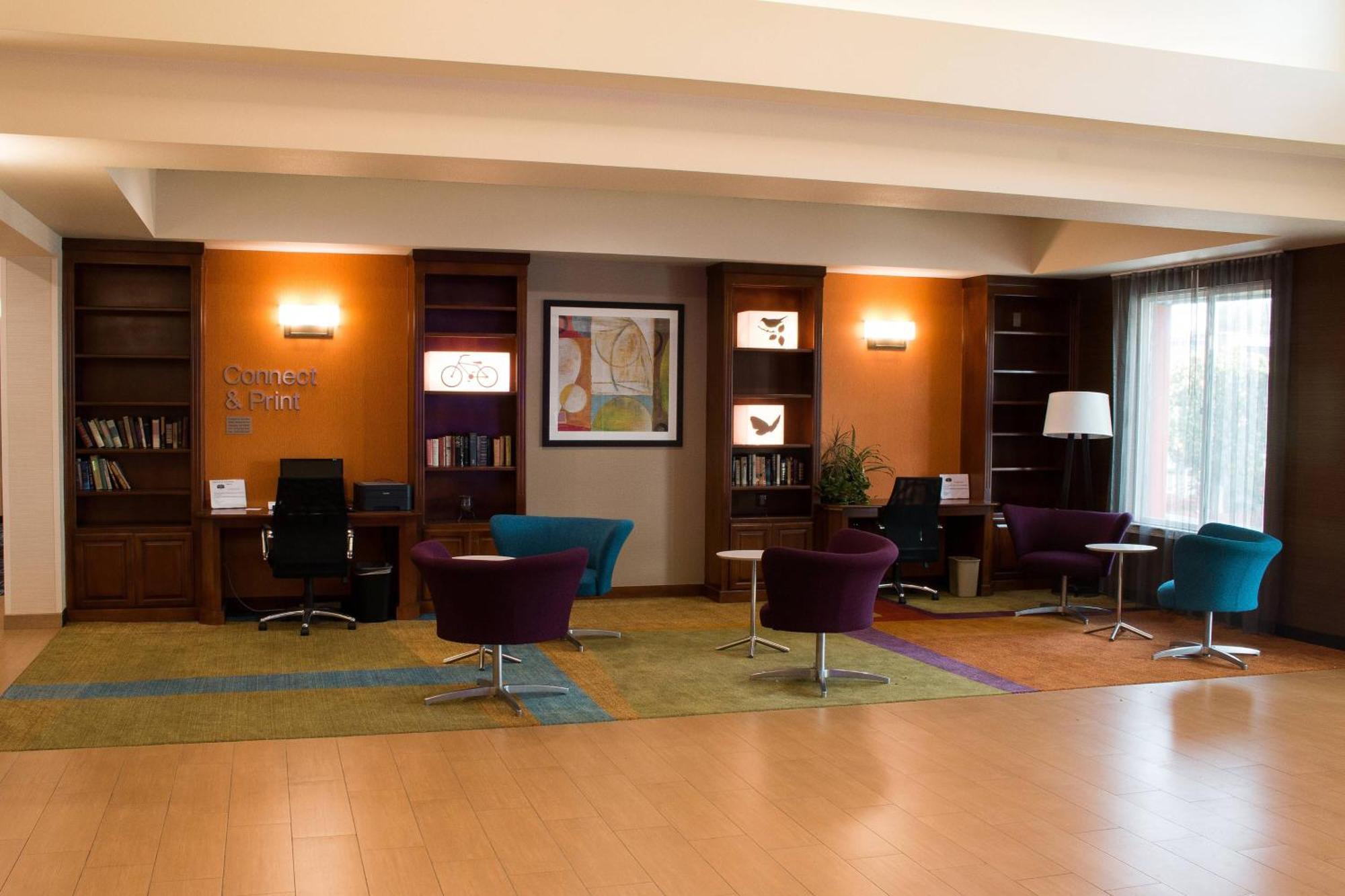 Fairfield Inn & Suites Oakland הייווארד מראה חיצוני תמונה