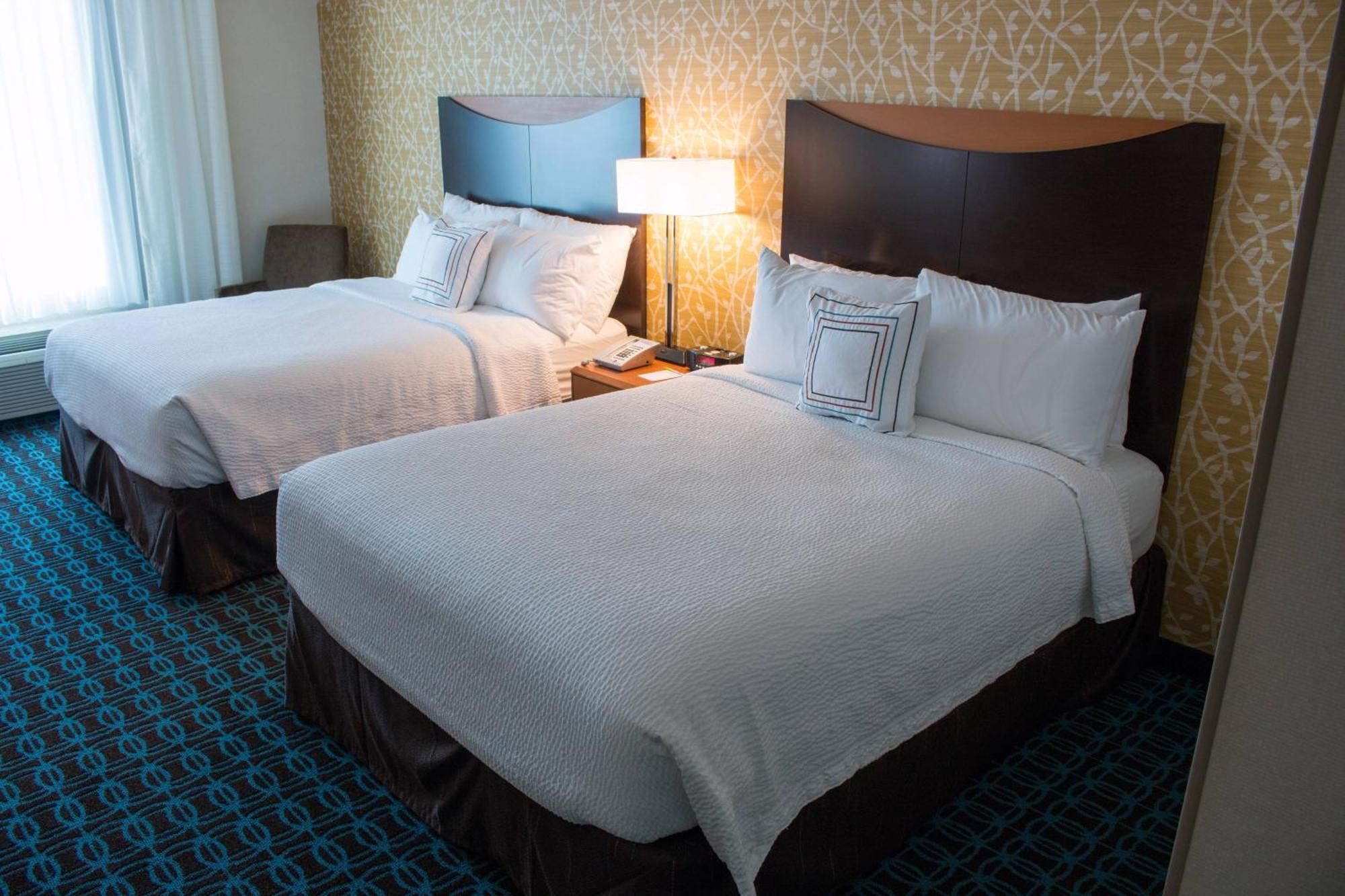 Fairfield Inn & Suites Oakland הייווארד מראה חיצוני תמונה