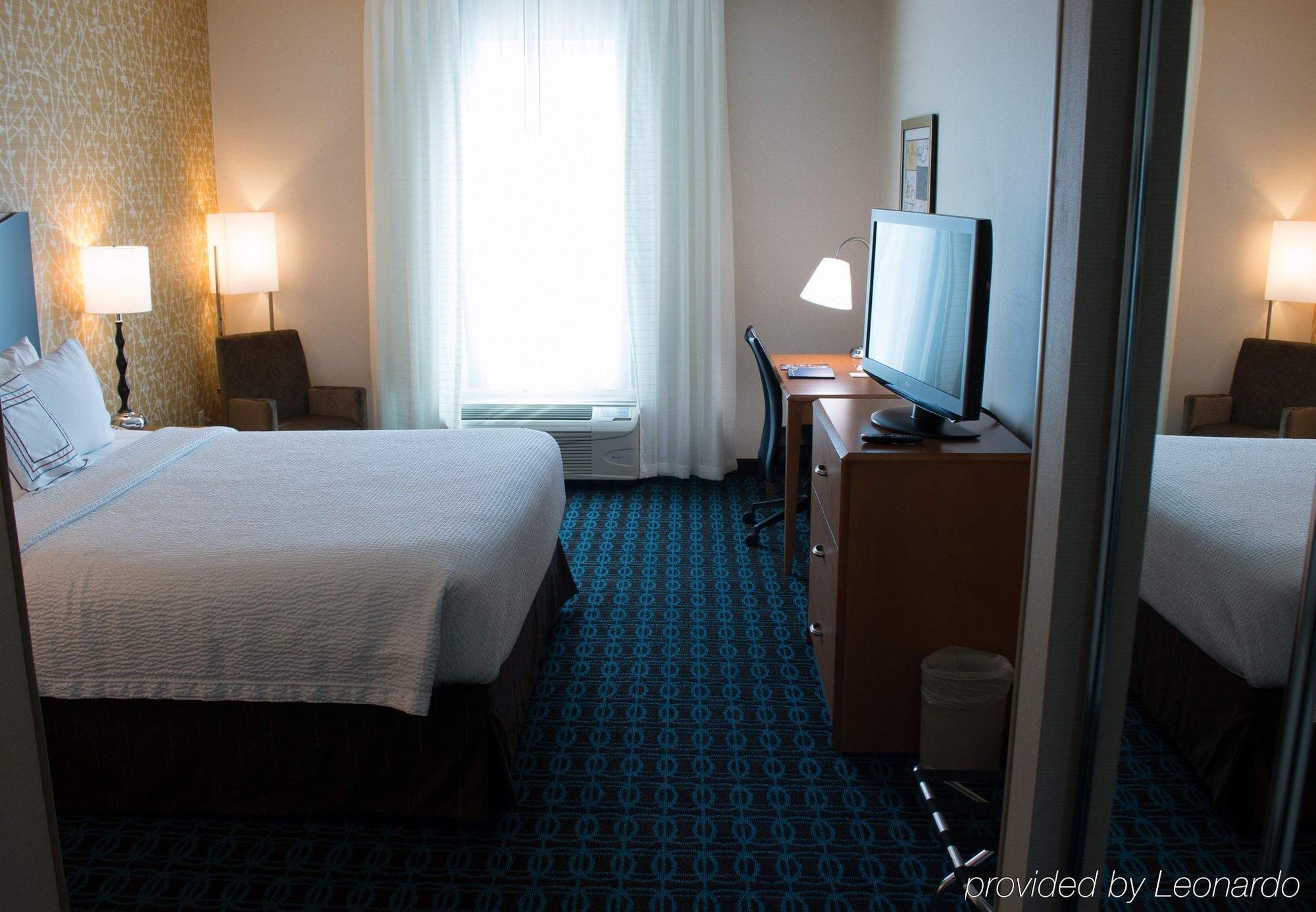 Fairfield Inn & Suites Oakland הייווארד מראה חיצוני תמונה