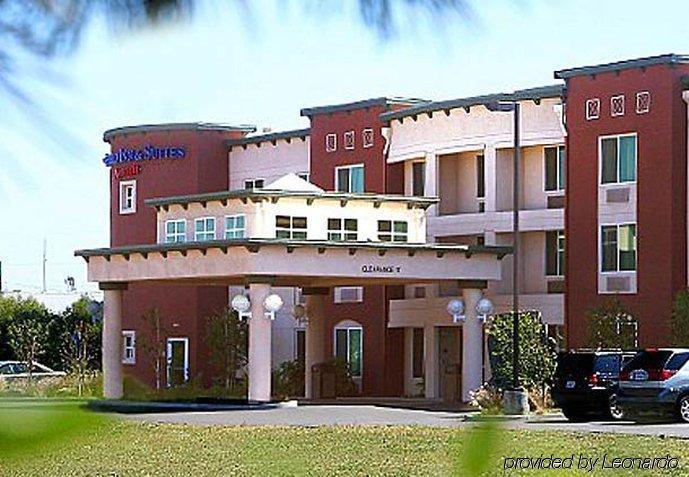 Fairfield Inn & Suites Oakland הייווארד מראה חיצוני תמונה