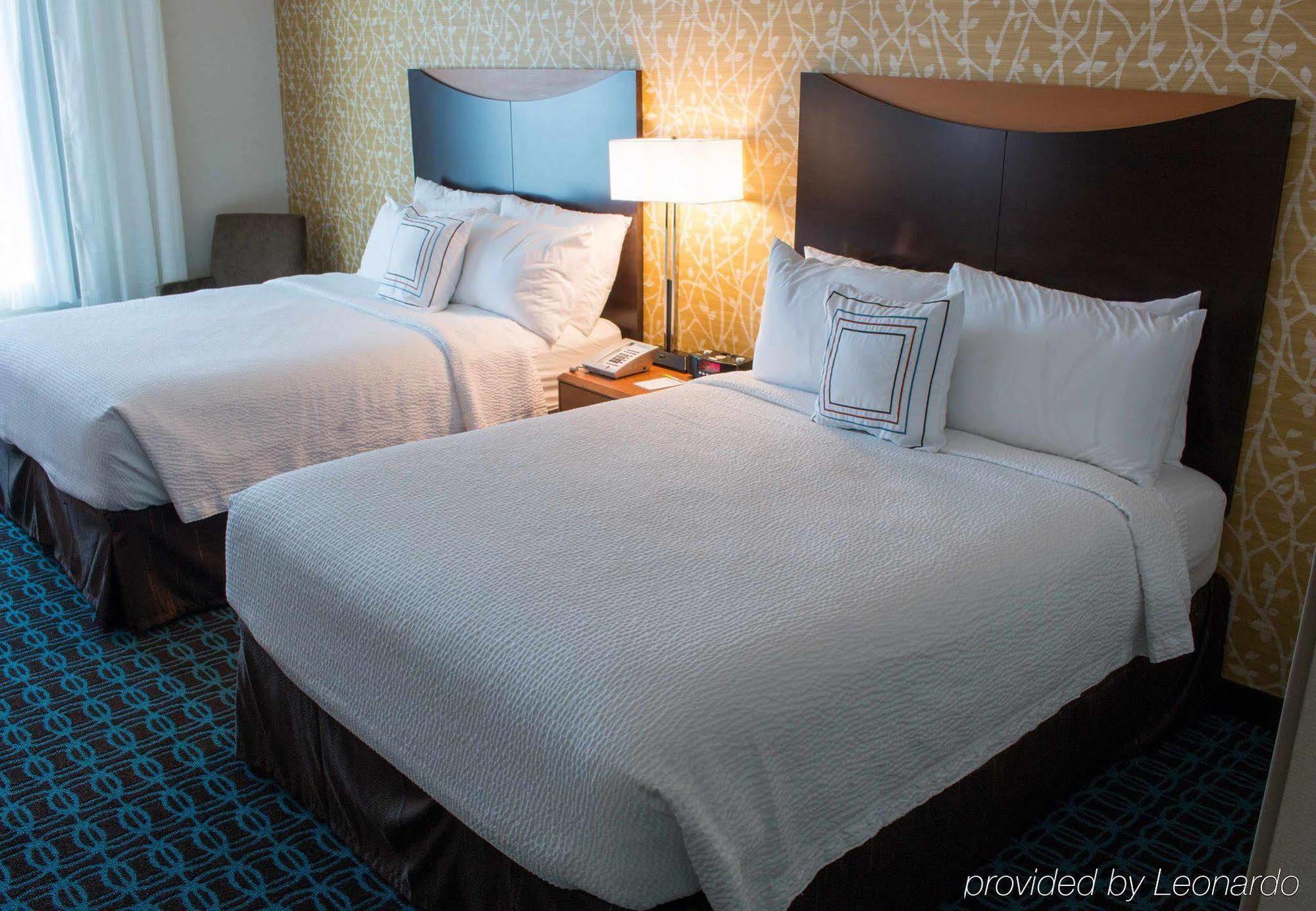 Fairfield Inn & Suites Oakland הייווארד מראה חיצוני תמונה